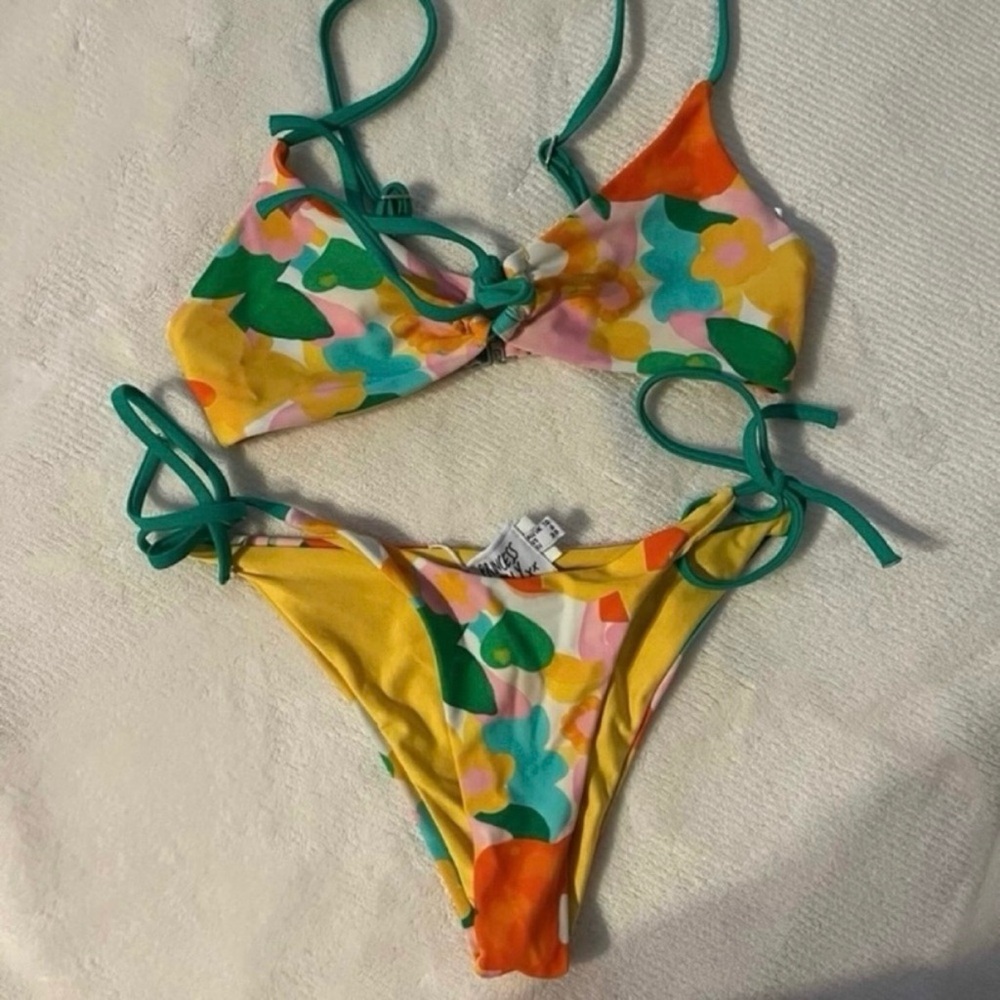 Princess Polly Janey Floral Multi color bikini set - Picture 3 of 6